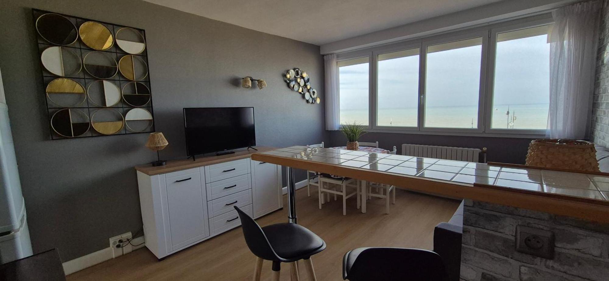 Residence Du Bord De Mer 9 Appartements Avec Une Vraie Vue Mer Le Tréport Exterior photo